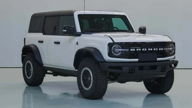 Ford Bronco 2024